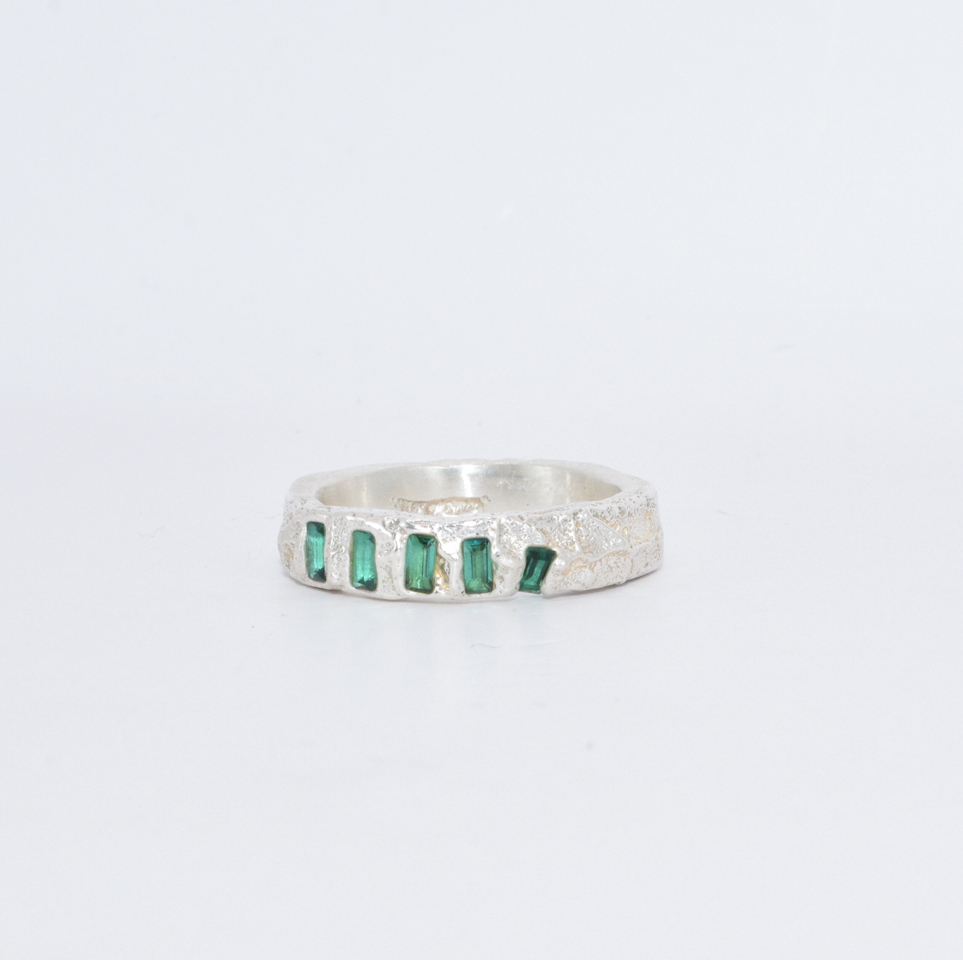 Mazzy Ring - Emeralds