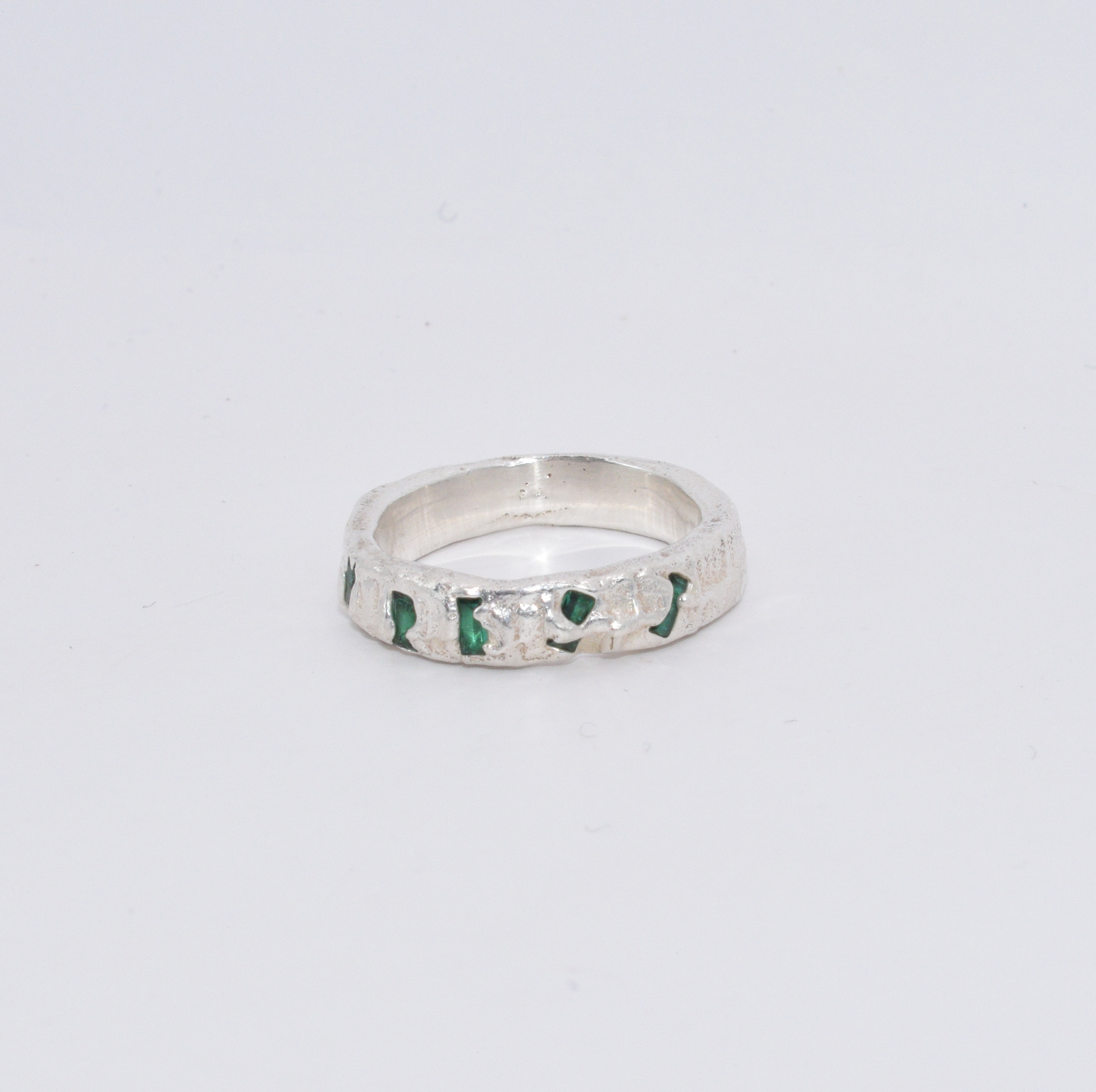 Mazzy Ring - Emeralds