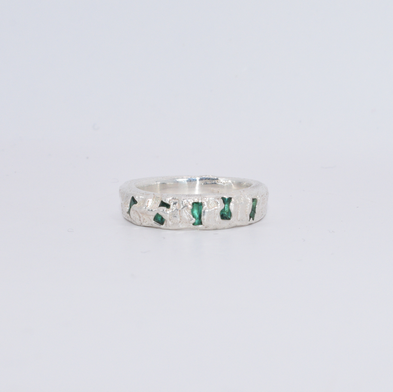 Mazzy Ring - Emeralds